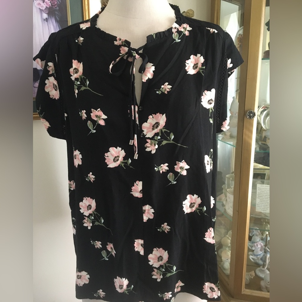 Buffalo David Bitton floral top size L 5/26/26